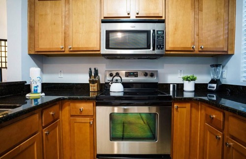 Ruskin House | Waterfront 2 Bdrm Townhome in Little Harbor Beach Resort!