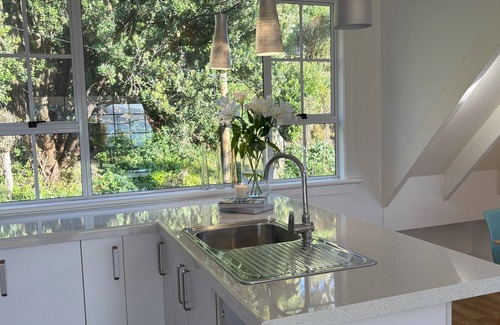 Dunedin Apartment | Waterfront 2-bedroom apartment with AC in Dunedin