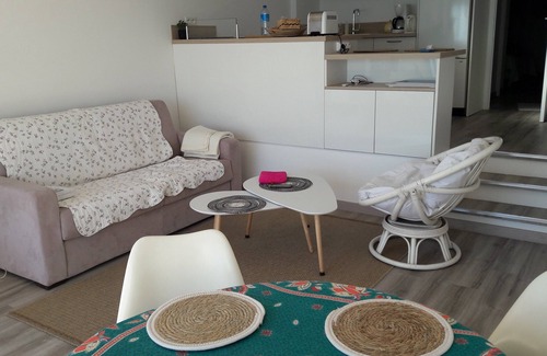 Saint-Aygulf Apartment | Waterfront 2-person apartment - direct beach access