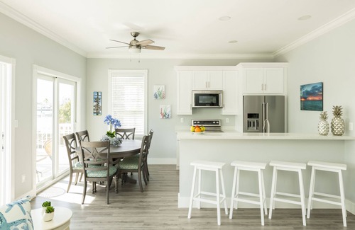 Meadows Condo | Waterfront 4-Bed, 4-Bath Condo at Bayfront Suites & Marina