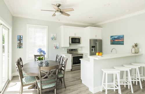 Meadows Condo | Waterfront 4-Bed, 4-Bath Condo at Bayfront Suites & Marina