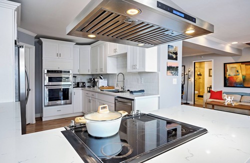 Bremerton House | Waterfront 4-bedroom spacious house with AC and WiFi in lovely Bremerton