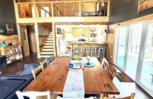 Meredith House | Waterfront 4BR Luxe~Transport Available~Sleeps 10