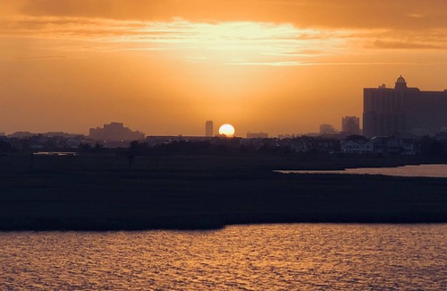 Ventnor City Apartment | Waterfront apartment with sunrise views