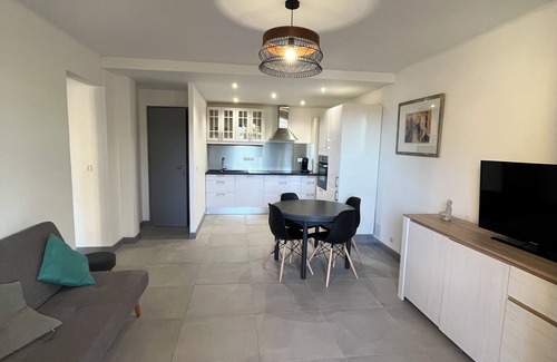 Tiuccia Apartment | WATERFRONT APARTMENT IN SOUTH CORSICA (1 MINUTE WALK FROM THE BEACH)