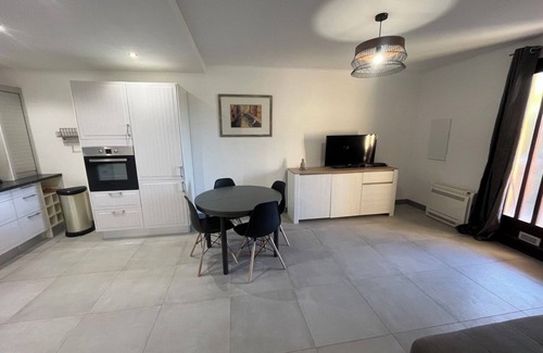 Tiuccia Apartment | WATERFRONT APARTMENT IN SOUTH CORSICA (1 MINUTE WALK FROM THE BEACH)