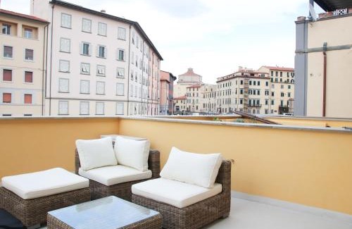 Venezia Nuova Apartment | Waterfront balcony I Grani 2 Resort Style Suite