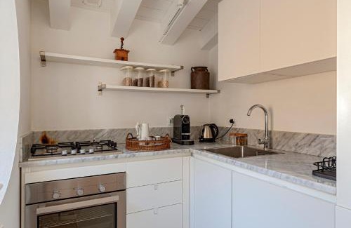 Venezia Nuova Apartment | Waterfront balcony I Grani 5 Resort Grand Suite