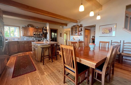 Roche Harbor House | Waterfront Beach Escape with Dock