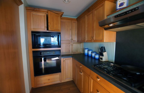 Portsmouth House | Waterfront, beautiful home, breathless sunsets on Prudence Island