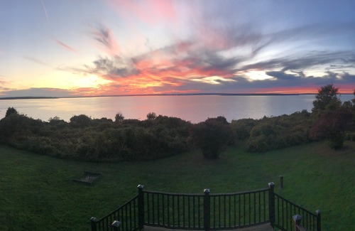 Portsmouth House | Waterfront, beautiful home, breathless sunsets on Prudence Island