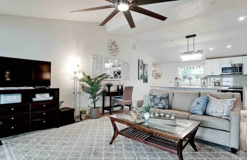 Englewood Villa | Waterfront Bella Vista, pool & near beach