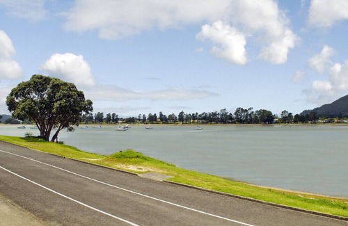 Coromandel Forest Park Cottage | WATERFRONT BLISS - TAIRUA HOLIDAY HOME, family friendly in Tairua