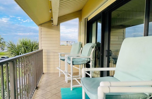 Pensacola Beach House | Waterfront, Boat-friendly Townhome with Shared Olympic-size Pool