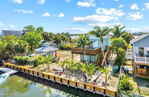 Grant-Valkaria Cottage | Waterfront Boaters and Kayaking Paradise in Private Island Boat Access Only .
