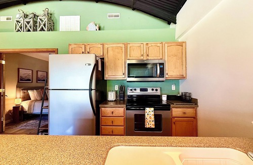 Sandusky House | Waterfront Boathouse Getaway 5 Min. Cedar Point!