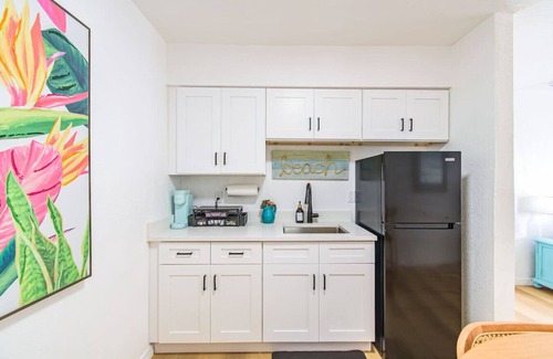 Bay Esplanade Apartment | Waterfront Bungalow Oasis 2 Blocks to Beach