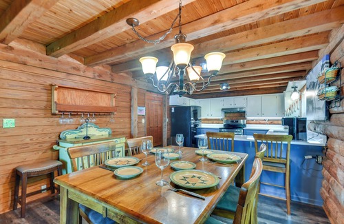 Eatonton Cabin | Waterfront Cabin on Lake Sinclair w/Private Dock!