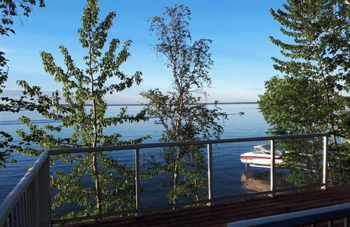 Westerose Cabin | Waterfront cabin, private and peaceful with beautiful views!