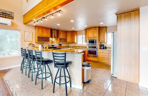 Coeur d'Alene House | Waterfront Cabin W/Two Decks, Gourmet Kitchen, Free WiFi, & Lake Access