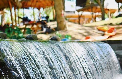 Sutherland Springs Cabin | Waterfront Cabin with Kayaking, Paddle boarding, Pool, Hot Tub & more! - RC7