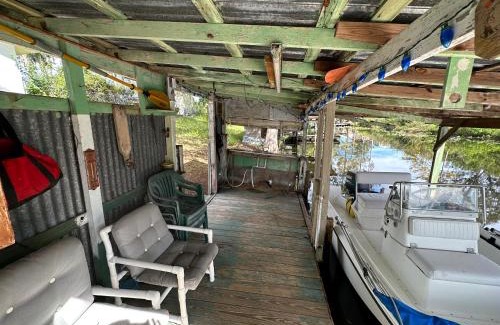 Satsuma House | Waterfront Canal in Satsuma Florida