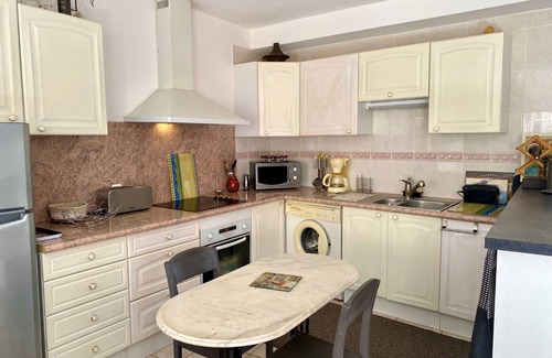 Meze Apartment | Waterfront Comfort: Modern Apartment with Proximity to Port, Shops, and Beach in Mèze