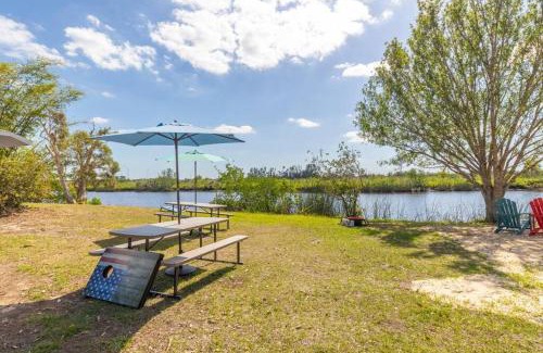 Punta Gorda Apartment | Waterfront Condo #10