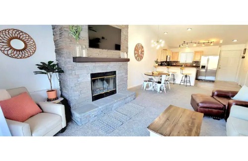 Osage Beach Condo | ☆WATERFRONT CONDO☆ Sleeps 5 + 2 pools + FREE Boat Slip + Child Friendly!