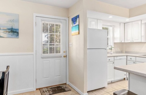 Emerald Isle Condo | Waterfront Condo with Views & Dock – Short Walk to Emerald Isle Beach