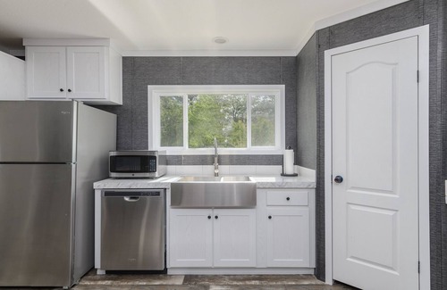 Seabrook Cottage | Waterfront Cottage 3 Bedrooms