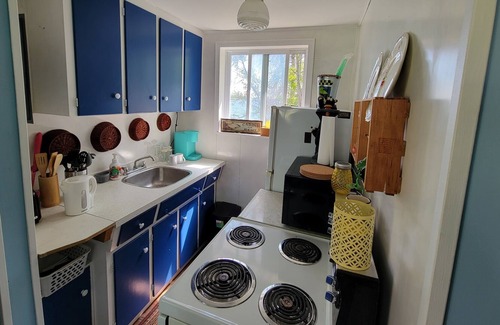 Greater Napanee Cottage | WATERFRONT COTTAGE IN GREATER NAPANEE UNIT B 4305 County road 9, Grater Napane