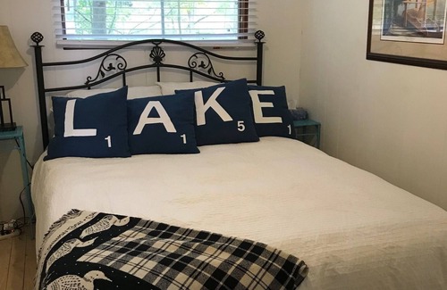 Trent Lakes Cottage | Waterfront cottage on Trent-Severn waterway, wood fired sauna and outdoor shower