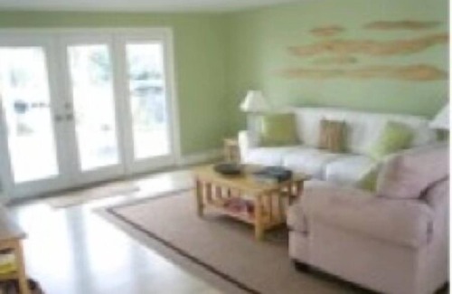 Tampa House | Waterfront Cottage on Rocky Creek