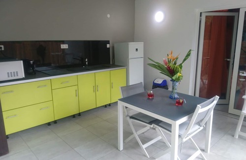 Deshaies House | Waterfront cottage + spa located 100m from Grande Anse Deshaies beach