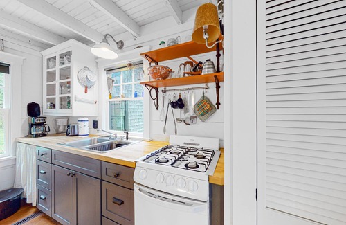 Cushing House | Waterfront dog-friendly cottage with amazing views, deck, grill, & washer/dryer