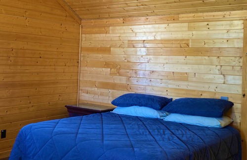 Trinity Cabin | Waterfront Dual-Master Suite cabin