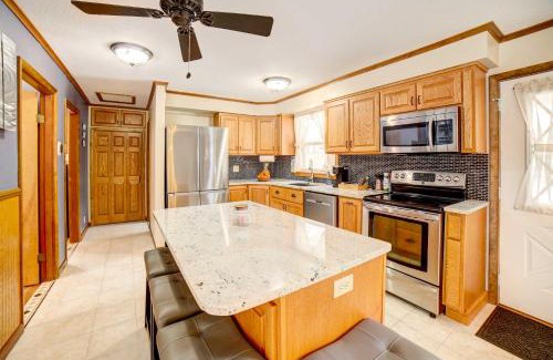 Paris House | Waterfront Evart House on Chippewa Lake Channel