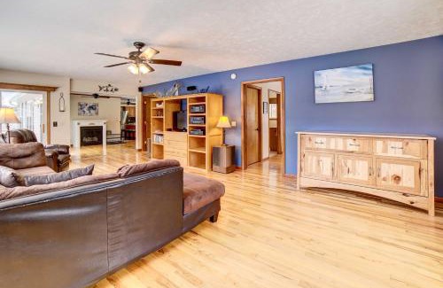 Paris House | Waterfront Evart House on Chippewa Lake Channel