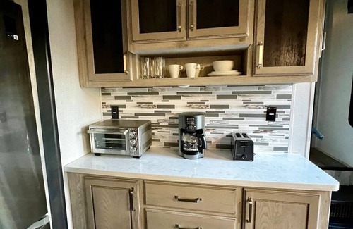 Mathis House | Waterfront Glamping at Lake Mathis