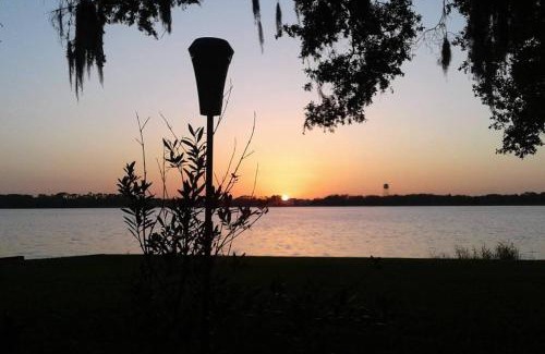 Polk City House | Waterfront Glamping Near Orlando