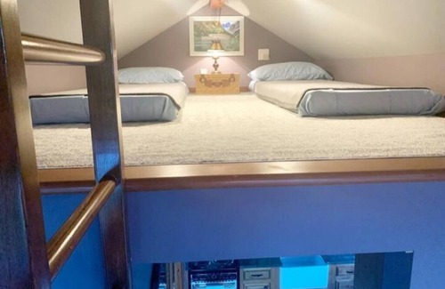 Friday Harbor Apartment | Waterfront Guest House w/Hot Tub Access