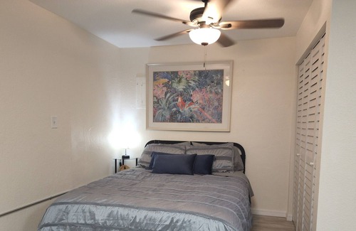 Leesburg Cottage | Waterfront Guesthouse with direct access to Harris Chain of Lakes
