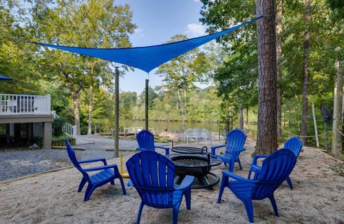 Pine Top House | Waterfront Hartfield Vacation Rental with Dock!