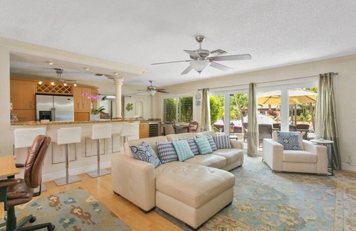 Pompano Isles House | Waterfront HEATED Pool HOT TUB Home by the Sea