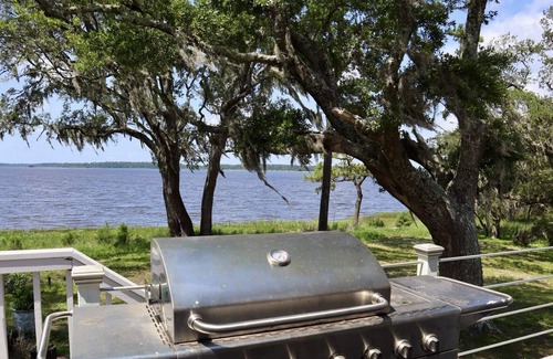 Myrtle Grove House | Waterfront Home, Dog Friendly, Kayaks, Sunsets, Secluded Private Beach