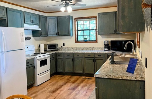 Cedar Bluff House | Waterfront Home Sleeps Five ~ Two Kayaks and Private Pier