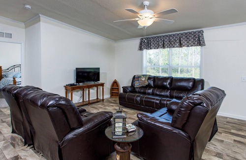 Sturgeon Bay Cabin | **Waterfront Home**