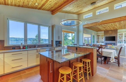 Southworth House | Waterfront home with WiFi & fireplace - near ferry access