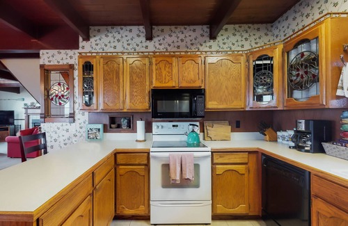 Westport House | Waterfront home with ocean views, hot tub & fireplace